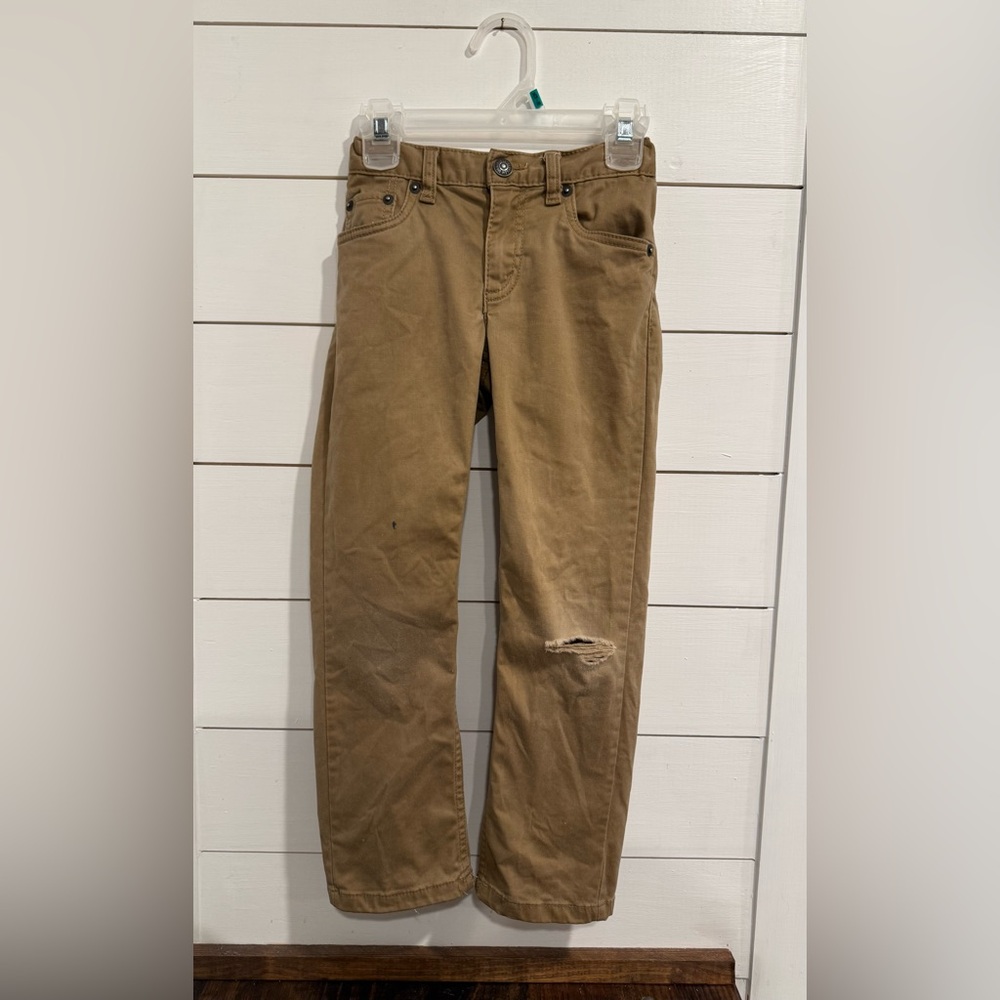 Levi’s 511 Slim Khakis 😎